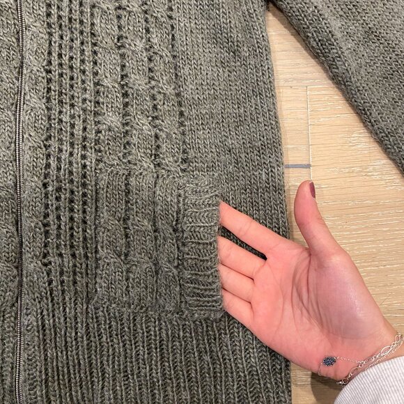 Knitted Grey Zip-Up Cardigan with Collar - Picture 4 of 4